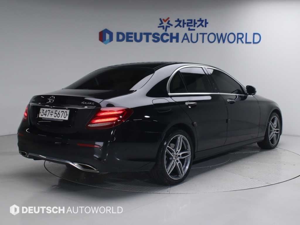 Mercedes Benz E class - Vista 2