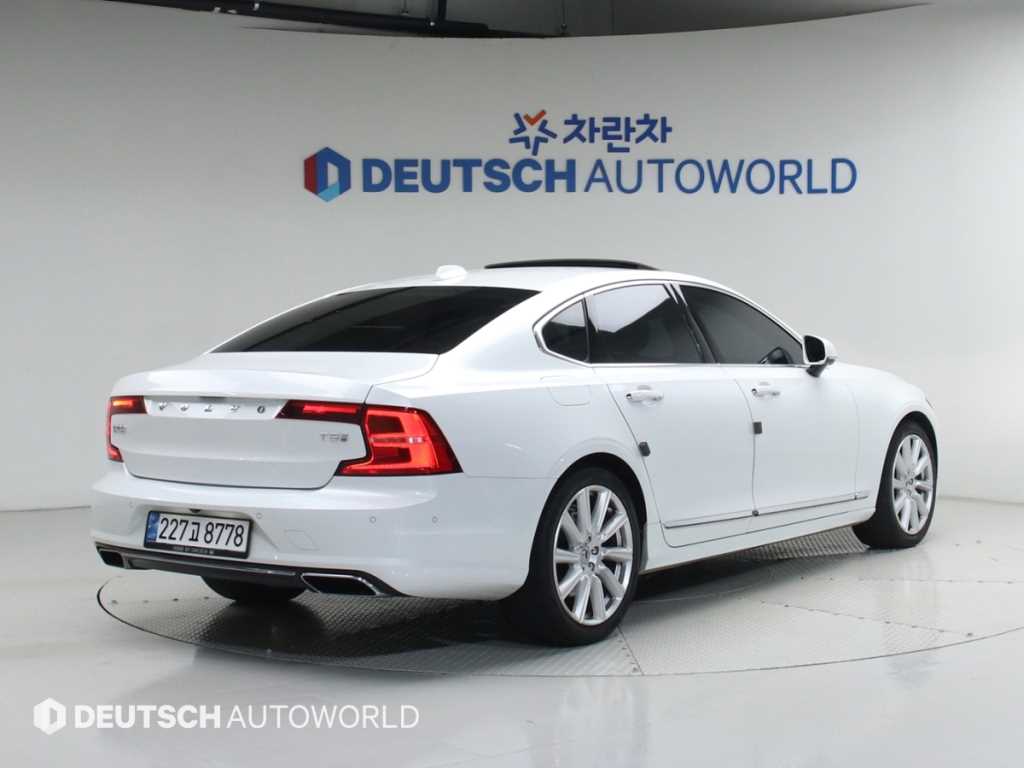 Volvo S90 - Vista 2