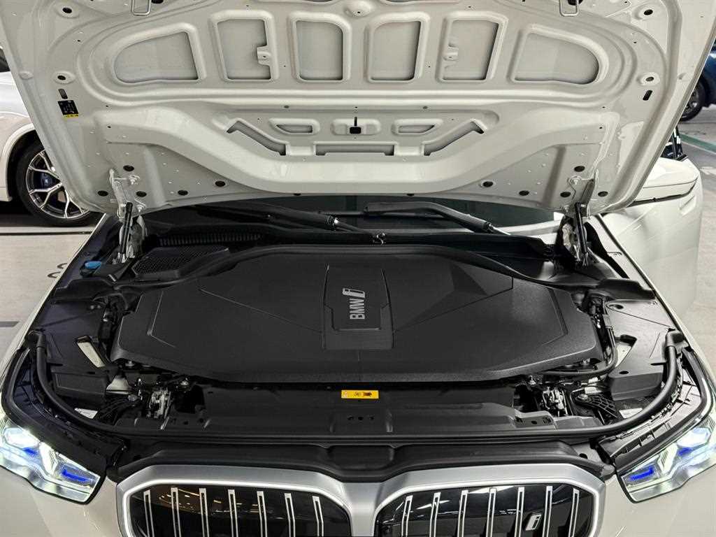BMW i5 - Vista 6