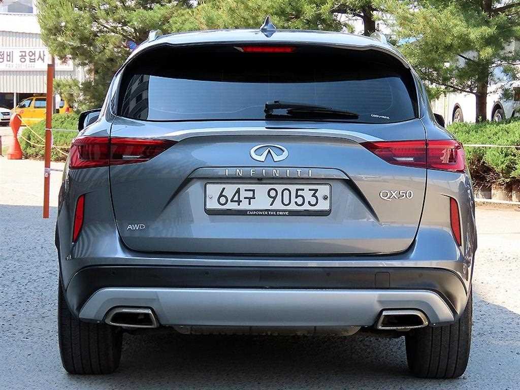 Infiniti QX - Vista 4