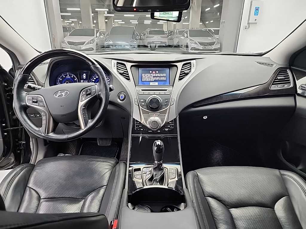 HYUNDAI Grandeur - Vista 7