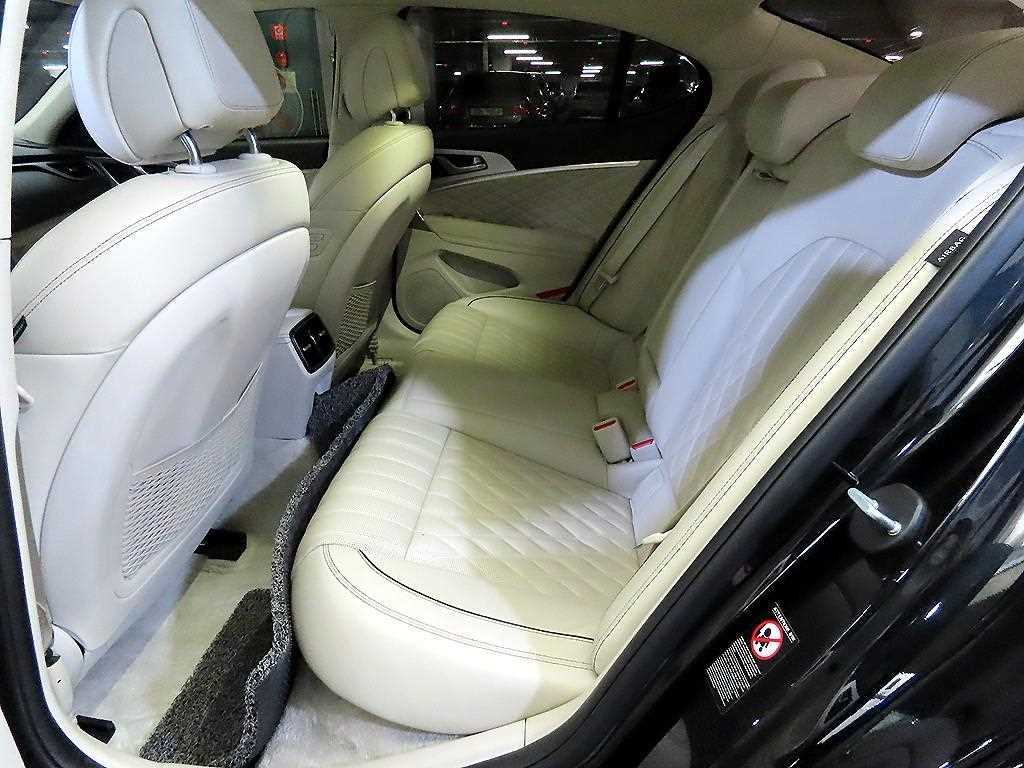 Genesis G70 - Vista 7