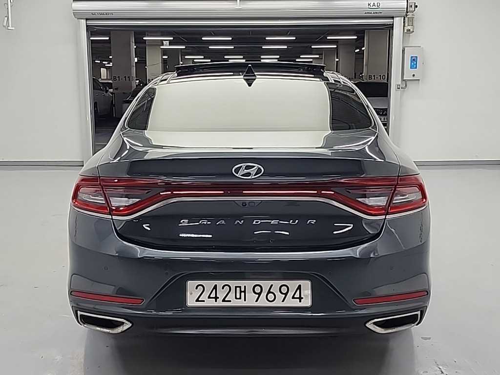 HYUNDAI Grandeur - Vista 3