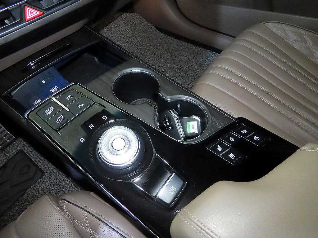 KIA K8 - Vista 12