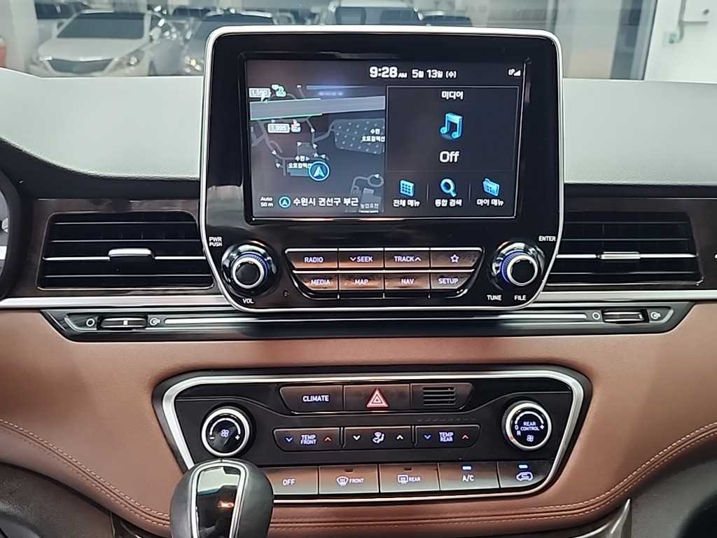 HYUNDAI Starex - Vista 10