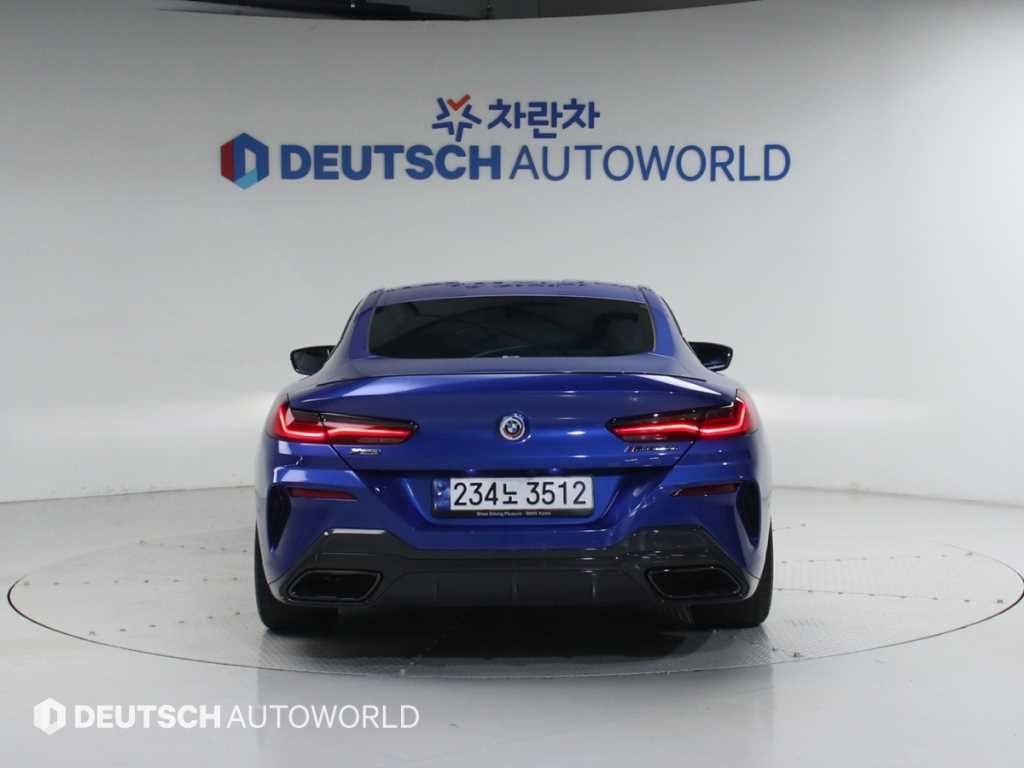 BMW 8 Series - Vista 3