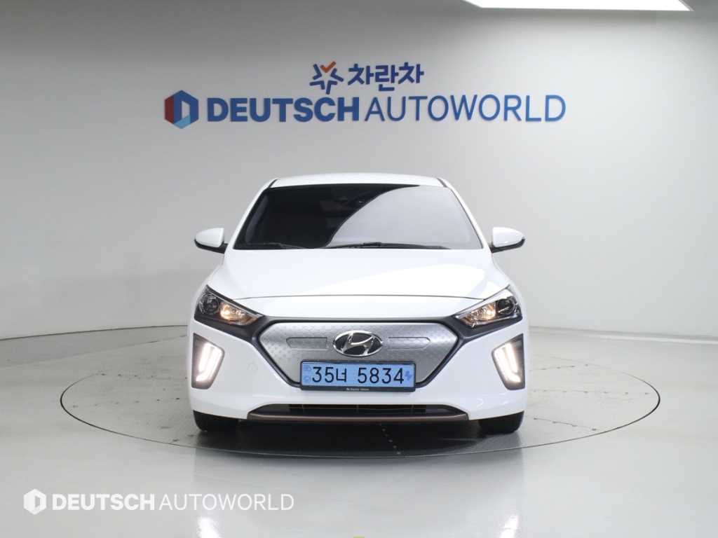 HYUNDAI Ioniq - Vista 3