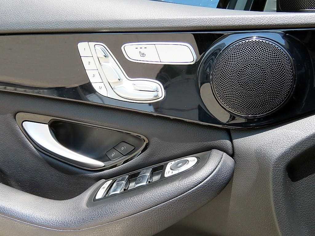 Mercedes Benz C Class - Vista 11
