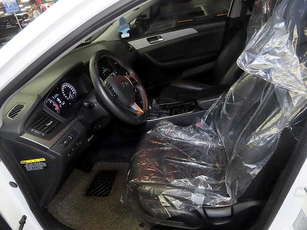 HYUNDAI Sonata - Vista 6