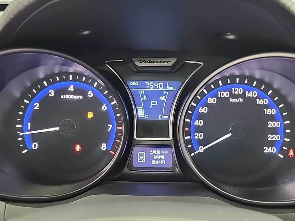 HYUNDAI Veloster - Vista 6