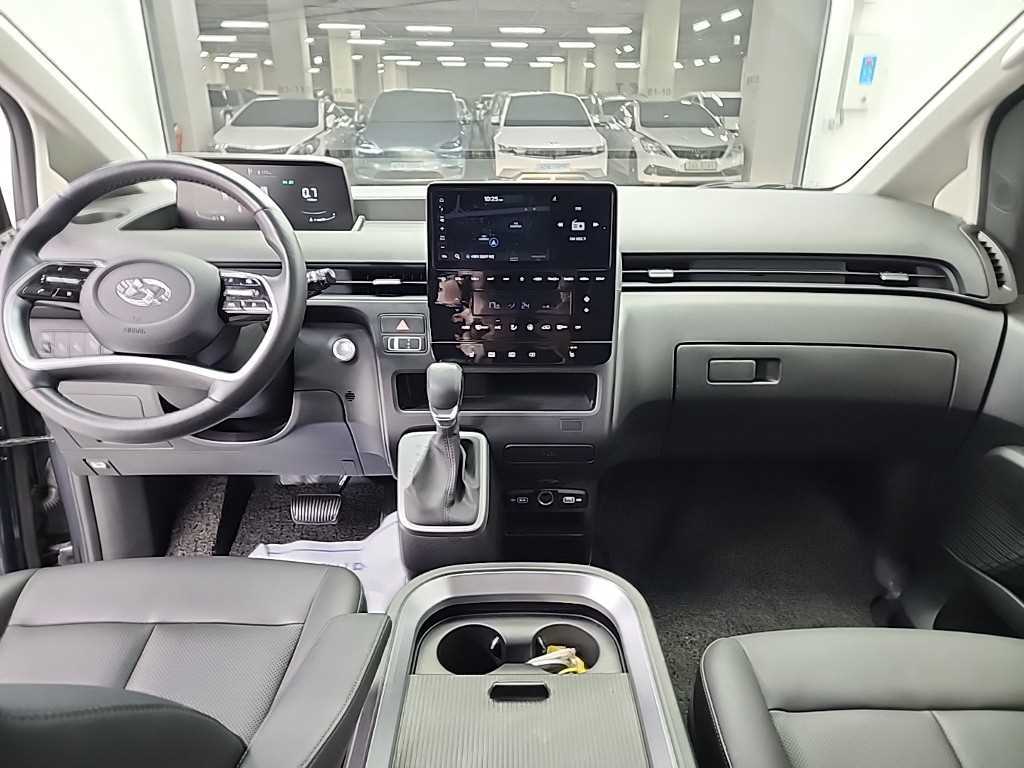 HYUNDAI Staria - Vista 7