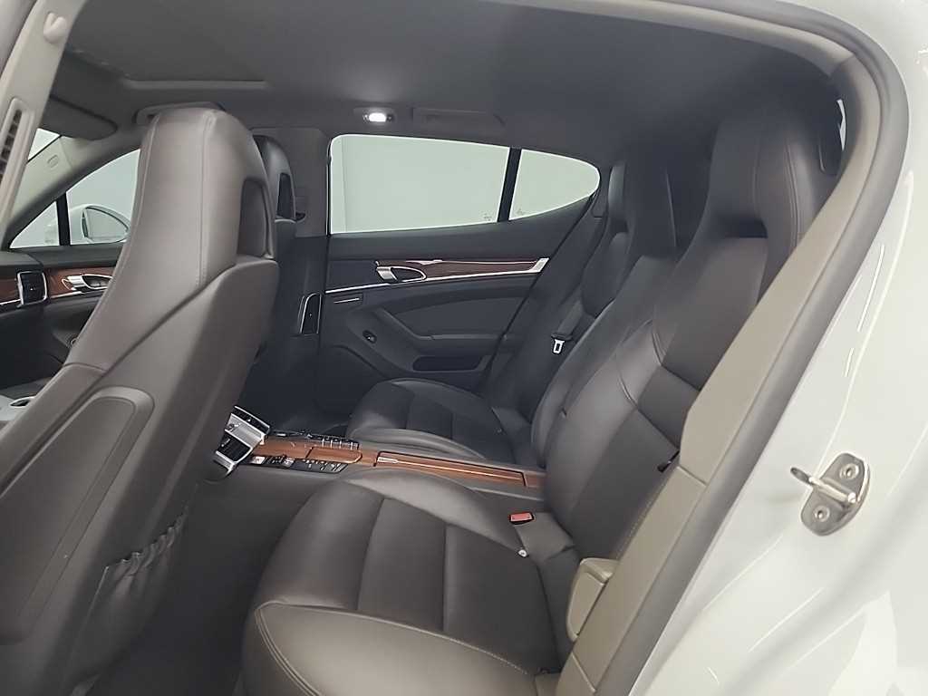 Porsche Panamera - Vista 12