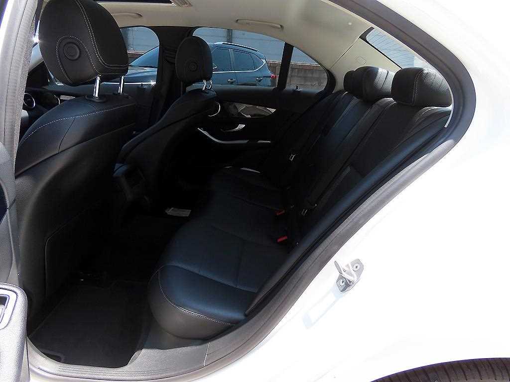 Mercedes Benz C Class - Vista 6