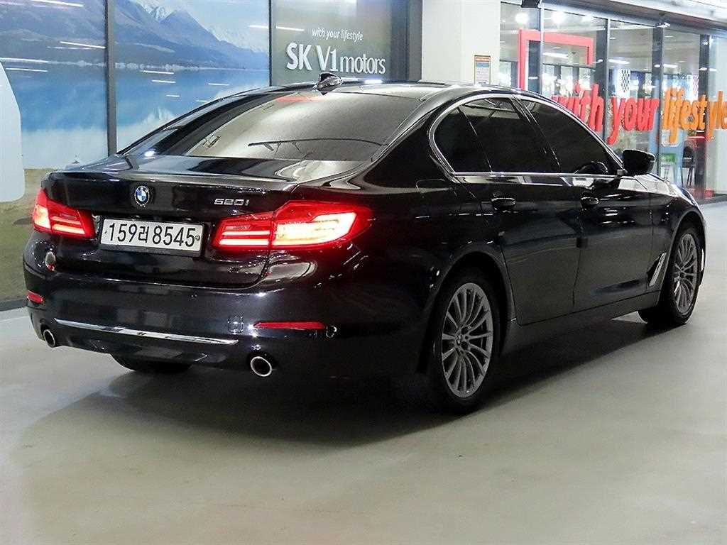 BMW 5 Series - Vista 4