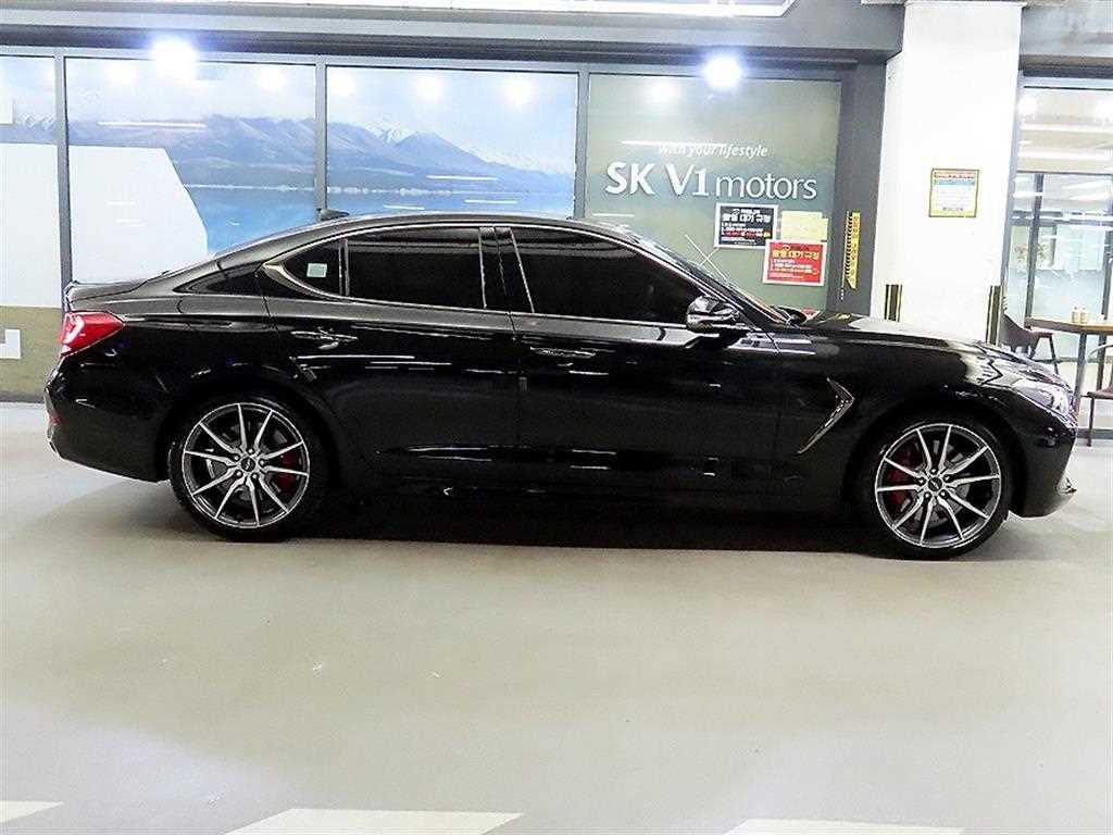 Genesis G70 - Vista 3