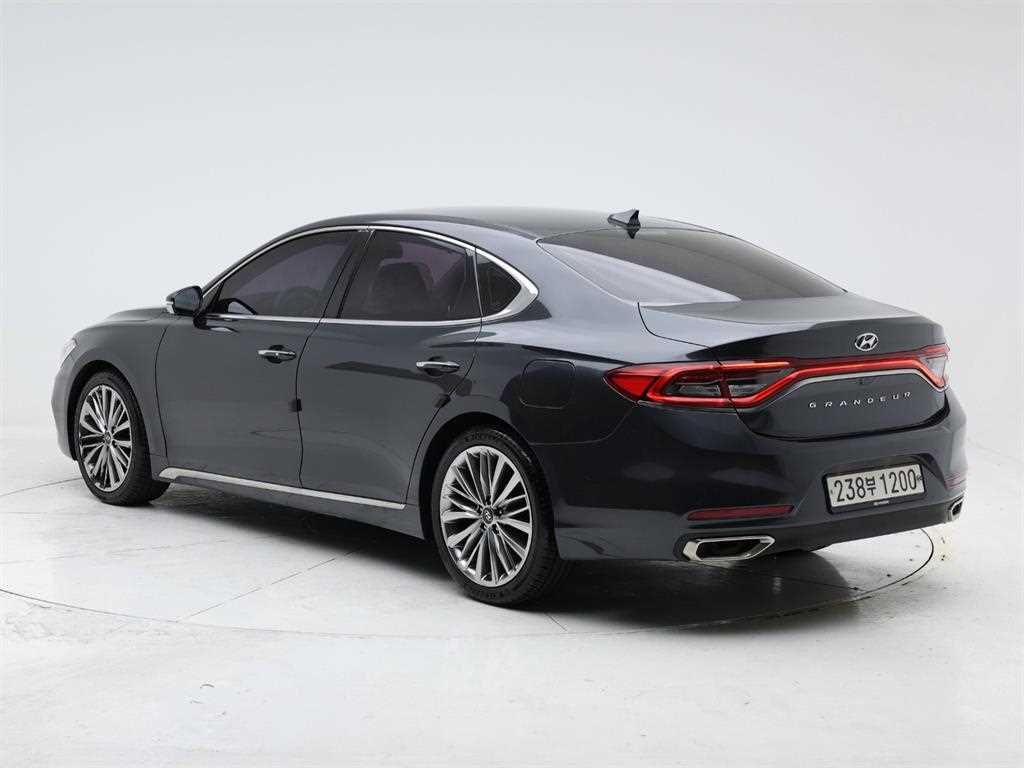HYUNDAI Grandeur - Vista 4