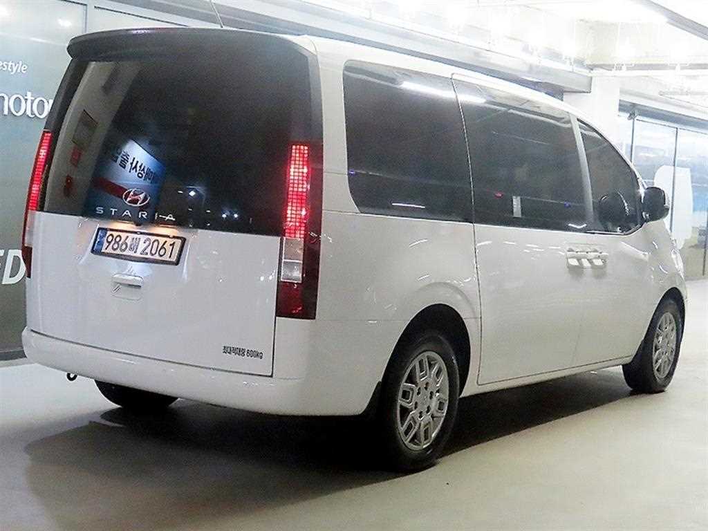 HYUNDAI Staria - Vista 9