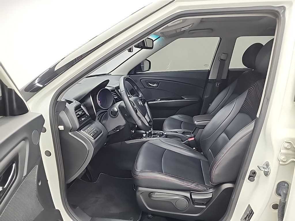 Ssangyong Tivoli - Vista 11