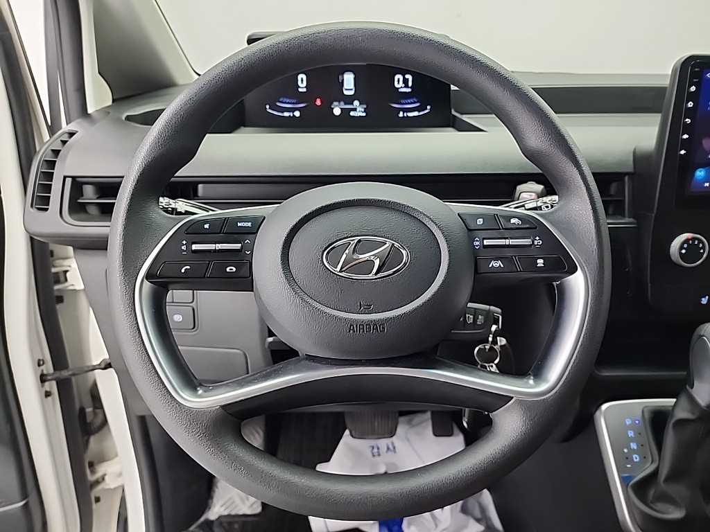 HYUNDAI Staria - Vista 9