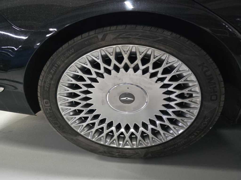 Genesis G90 - Vista 9
