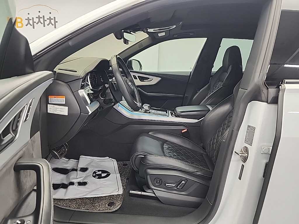 Audi Q8 - Vista 11