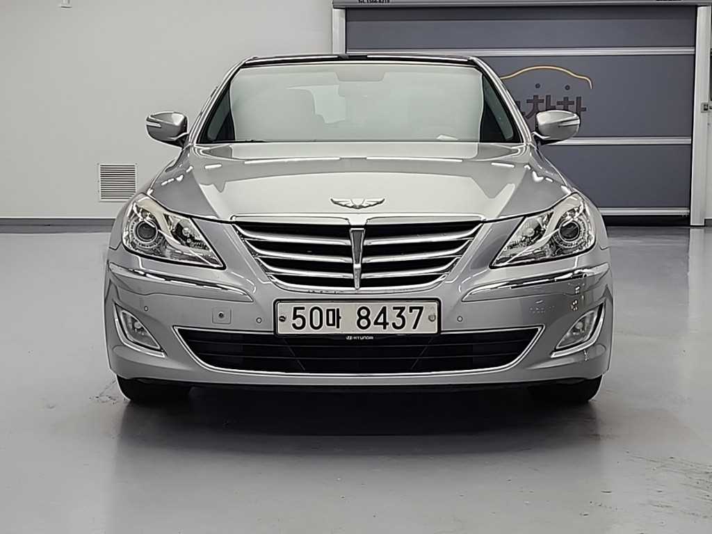 HYUNDAI Genesis - Vista 2