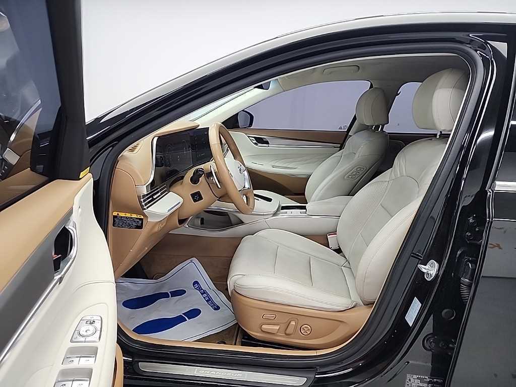 HYUNDAI Grandeur - Vista 11