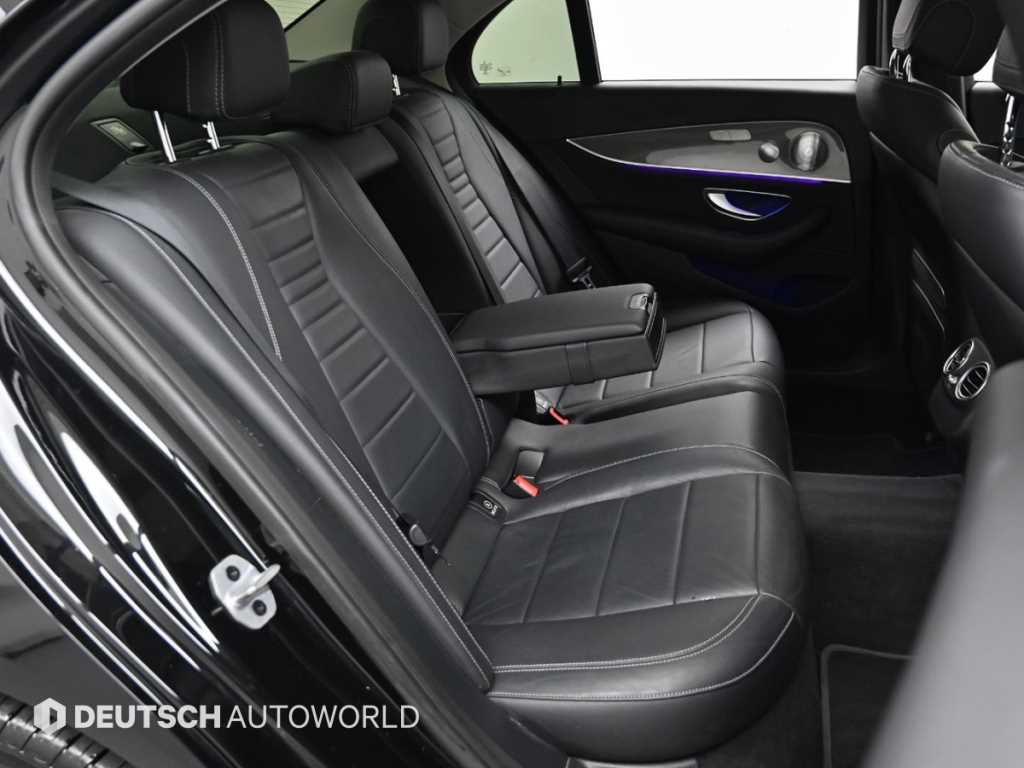 Mercedes Benz E class - Vista 12