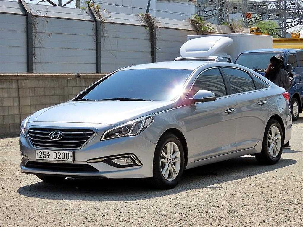 HYUNDAI Sonata - Vista 2