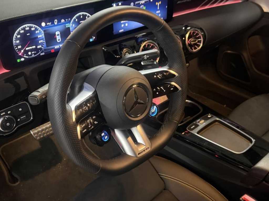 Mercedes Benz CLA Class - Vista 11