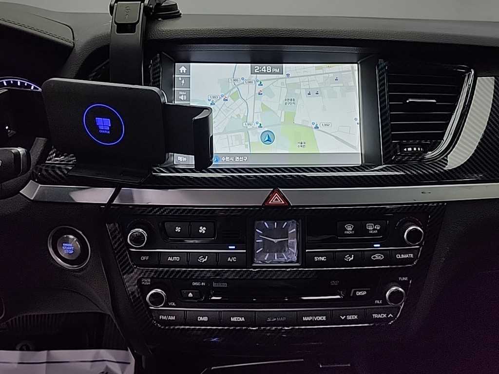 HYUNDAI Genesis - Vista 10