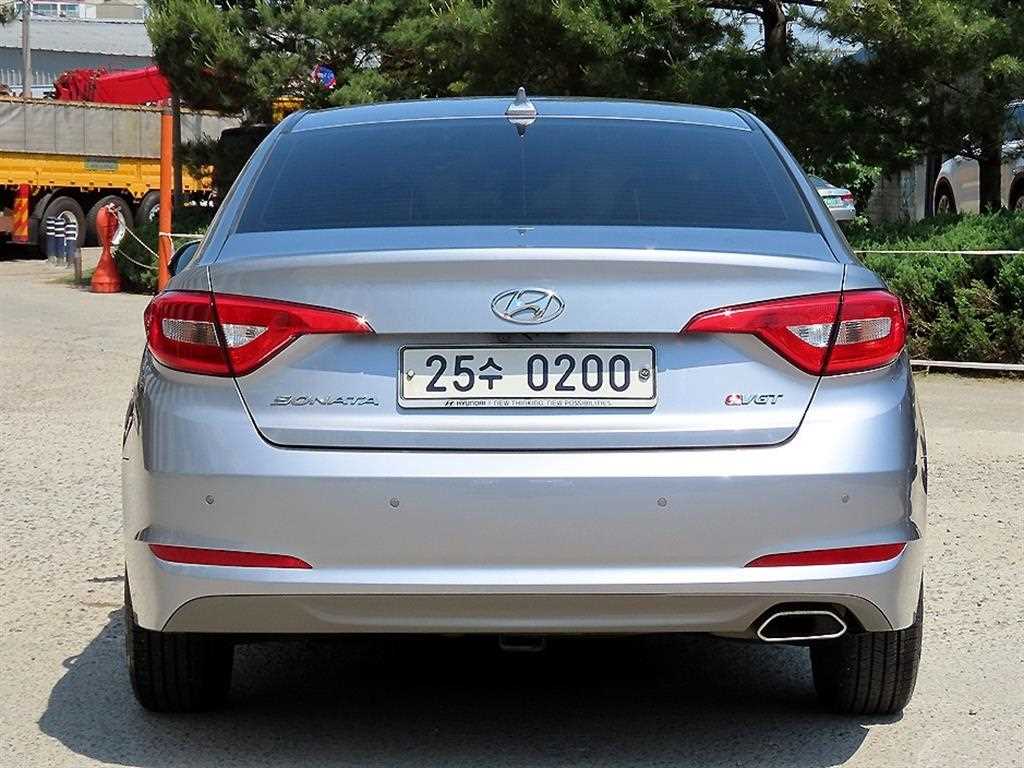 HYUNDAI Sonata - Vista 4