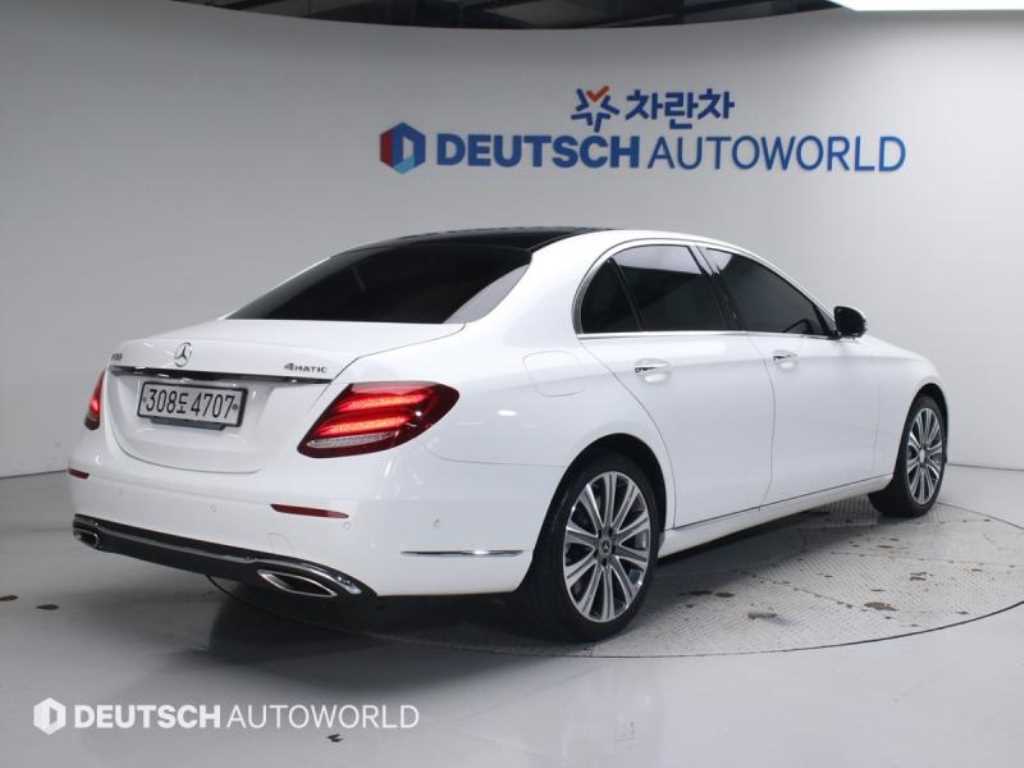 Mercedes Benz E class - Vista 2
