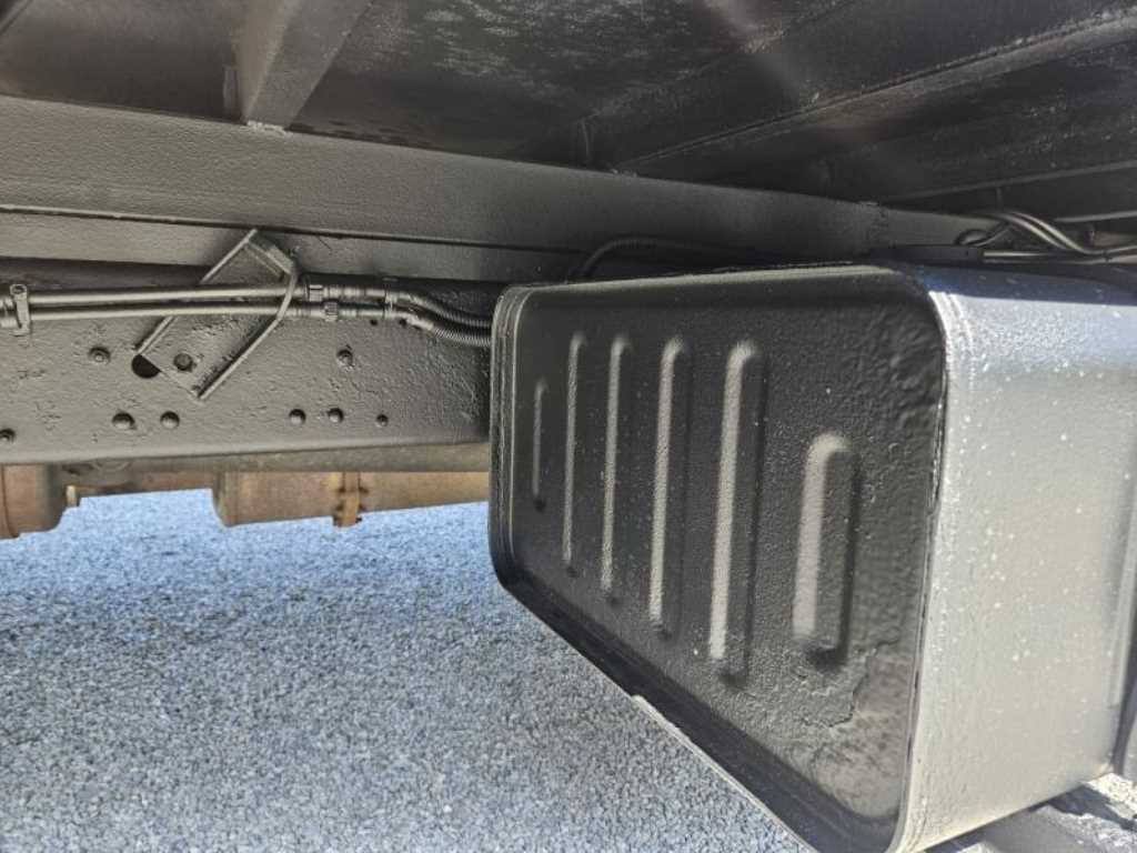 medium and large cargo truck - Vista 11