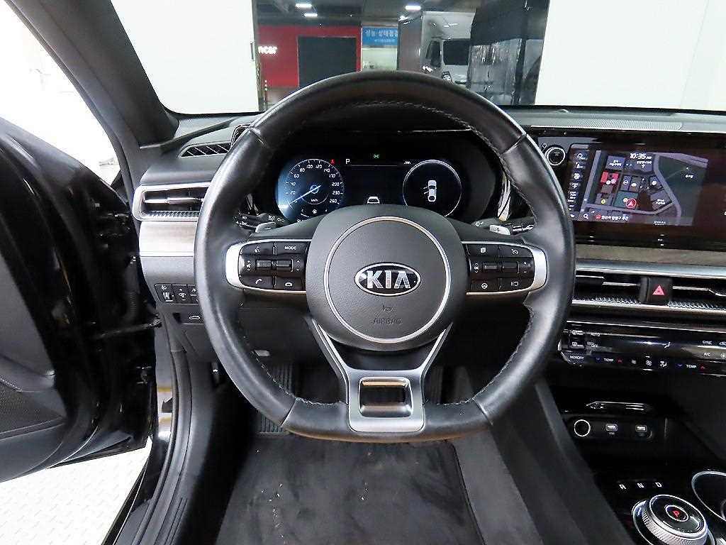 KIA K5 - Vista 9