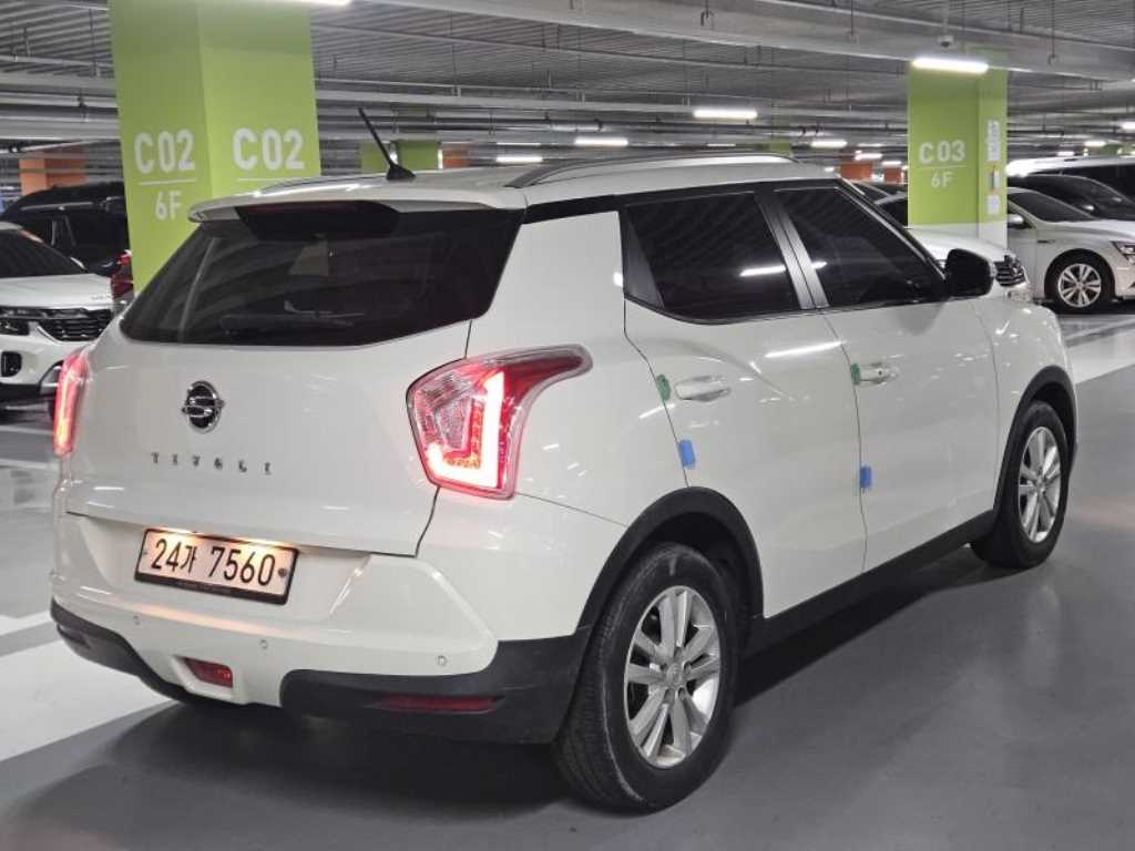 Ssangyong Tivoli - Vista 4
