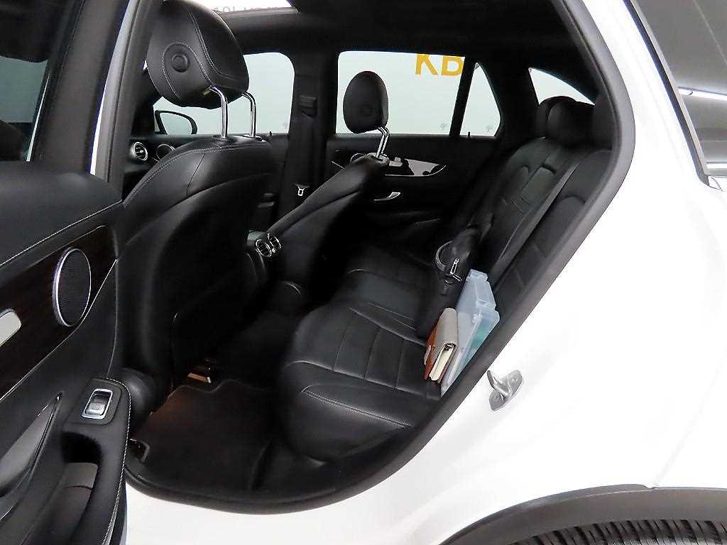 Mercedes Benz GLC Class - Vista 6