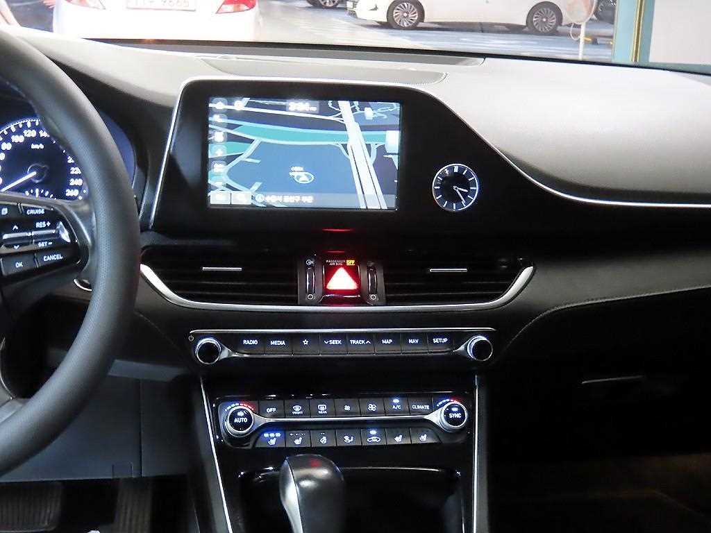 HYUNDAI Grandeur - Vista 11