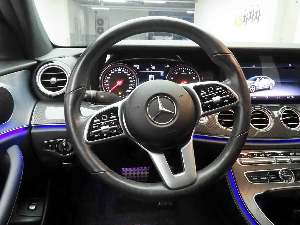 Mercedes Benz E class - Vista 7