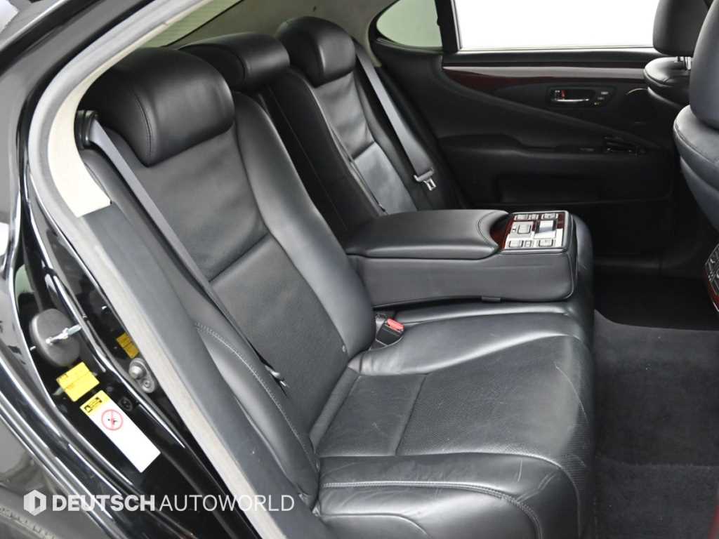 Lexus LS - Vista 12