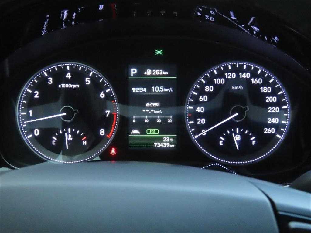 HYUNDAI Grandeur - Vista 5