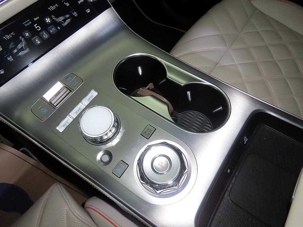 Genesis GV70 - Vista 12