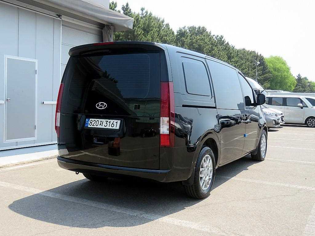 HYUNDAI Staria - Vista 4
