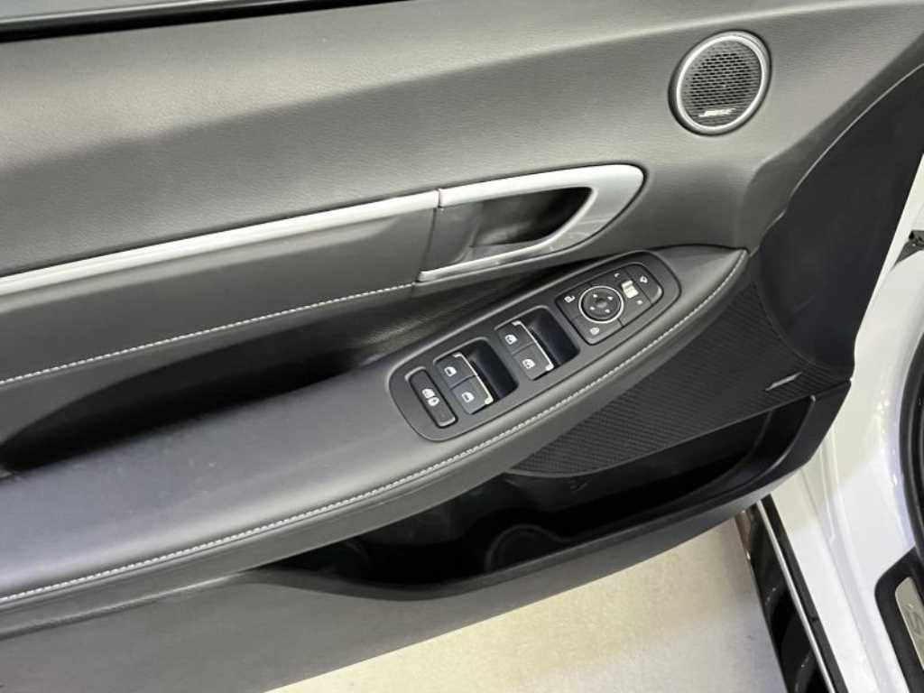 HYUNDAI Sonata - Vista 12