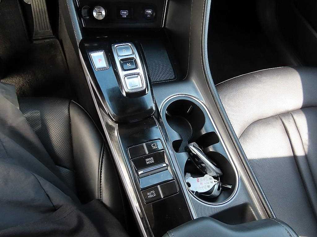 HYUNDAI Sonata - Vista 10
