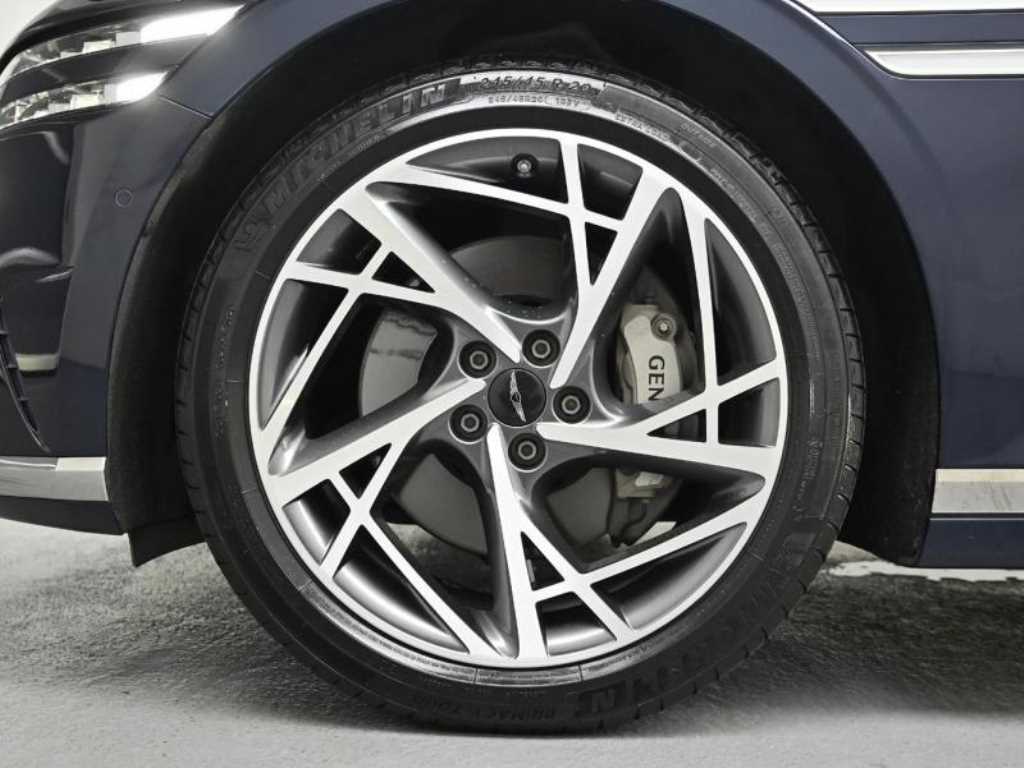 Genesis G90 - Vista 5