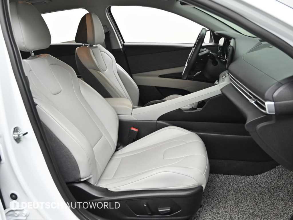 HYUNDAI Avante - Vista 11