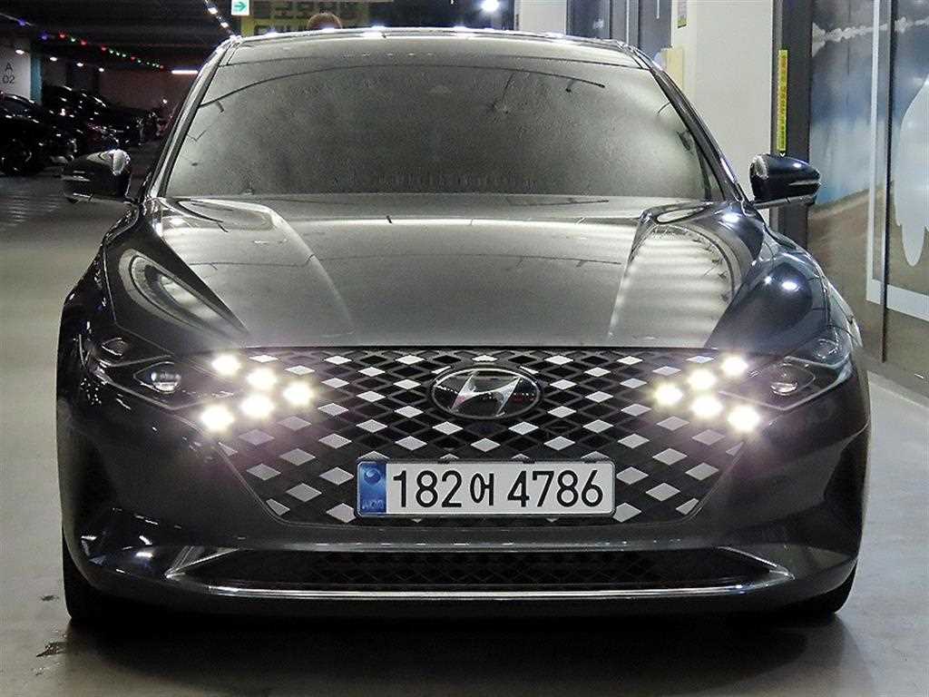 HYUNDAI Grandeur - Vista 2