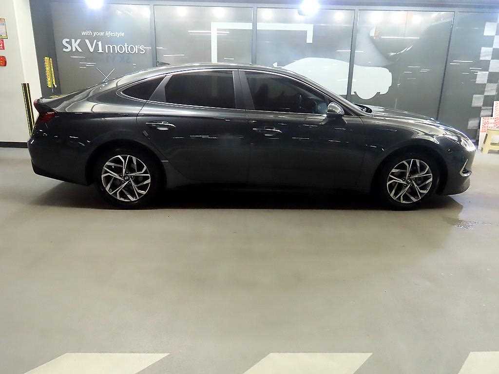 HYUNDAI Sonata - Vista 3
