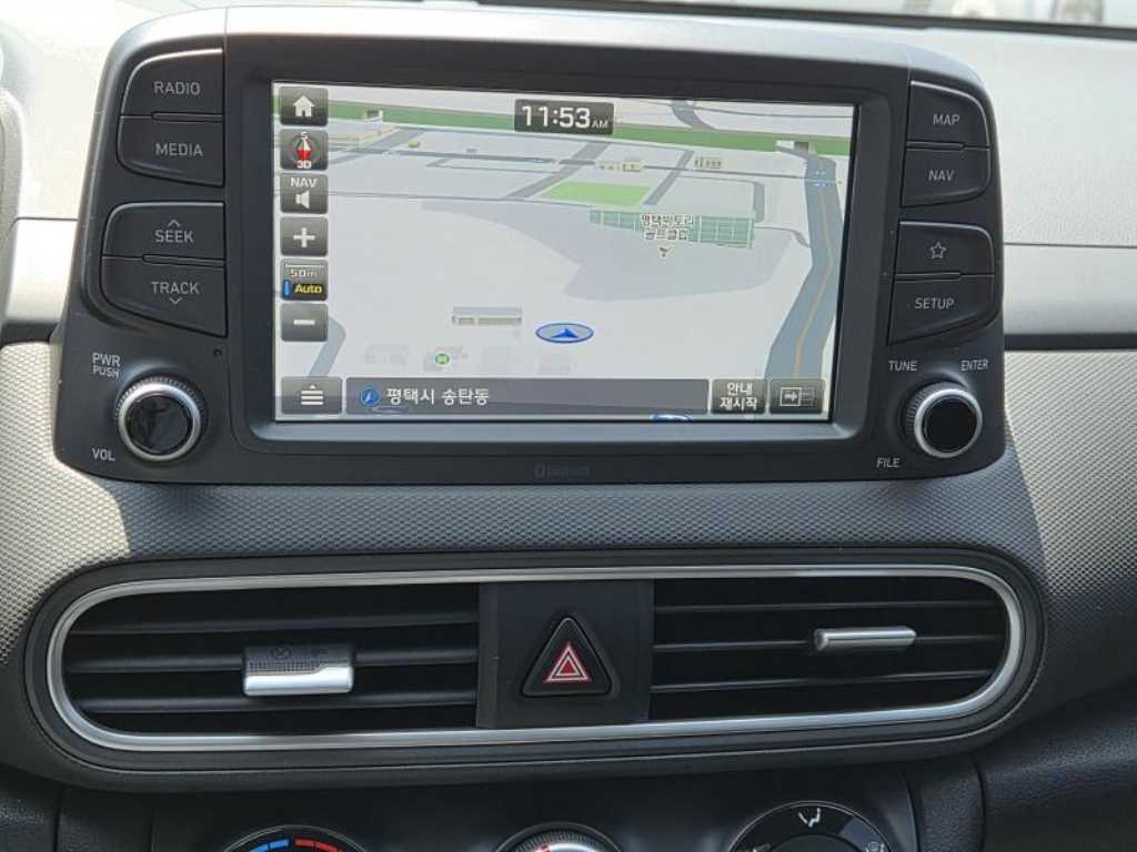 HYUNDAI Kona - Vista 10